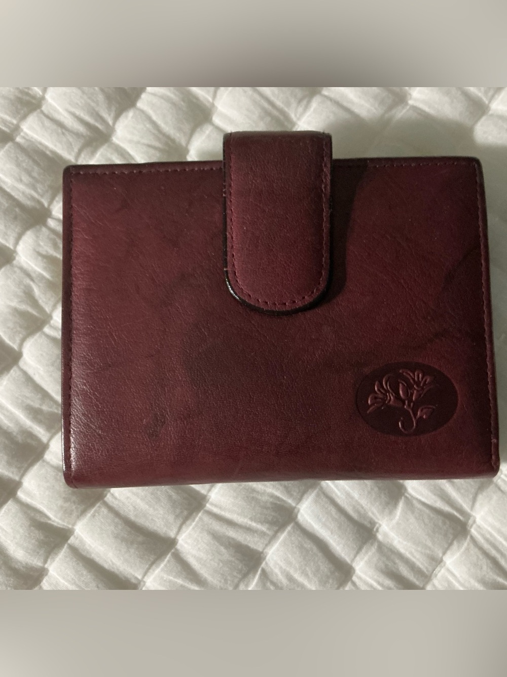 Women’s Burgundy Leather Billfold Wallet Cowhide Embossed Vintage Bifold Style